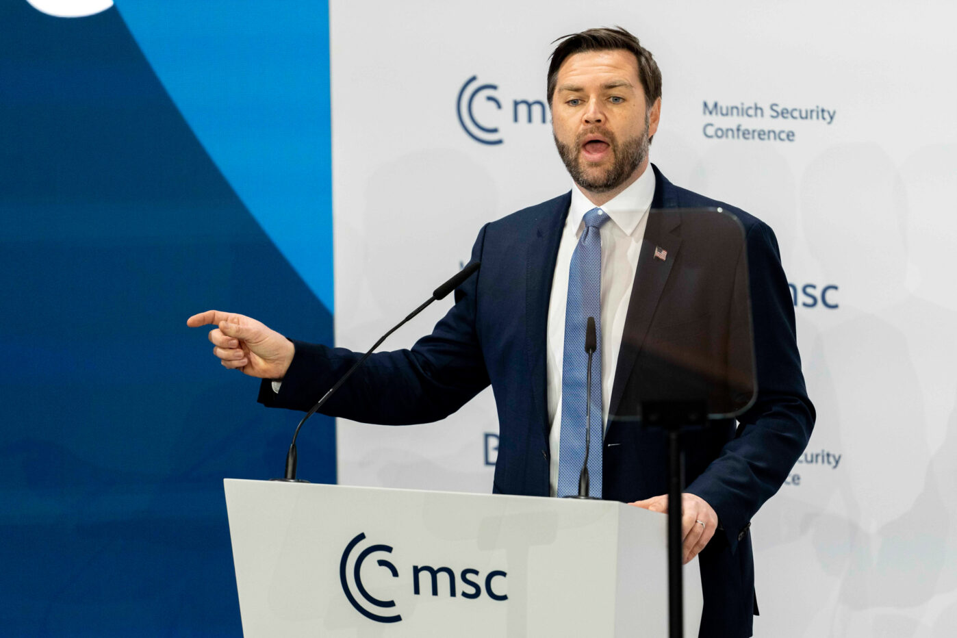Вице-президент США Джей Ди Вэнс на 61-й Мюнхенской конференции по безопасности в Мюнхене